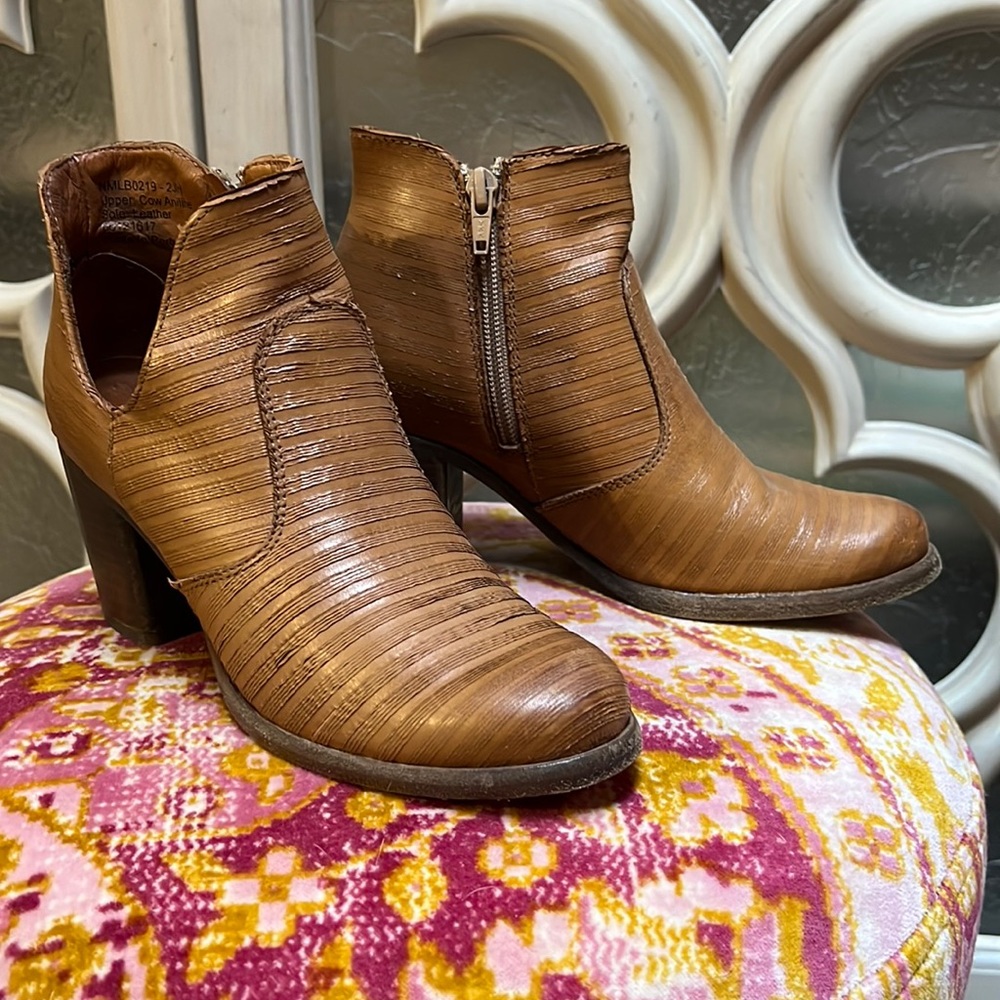 NAUGHTY MONKEY Blurred Lines Leather Booties
